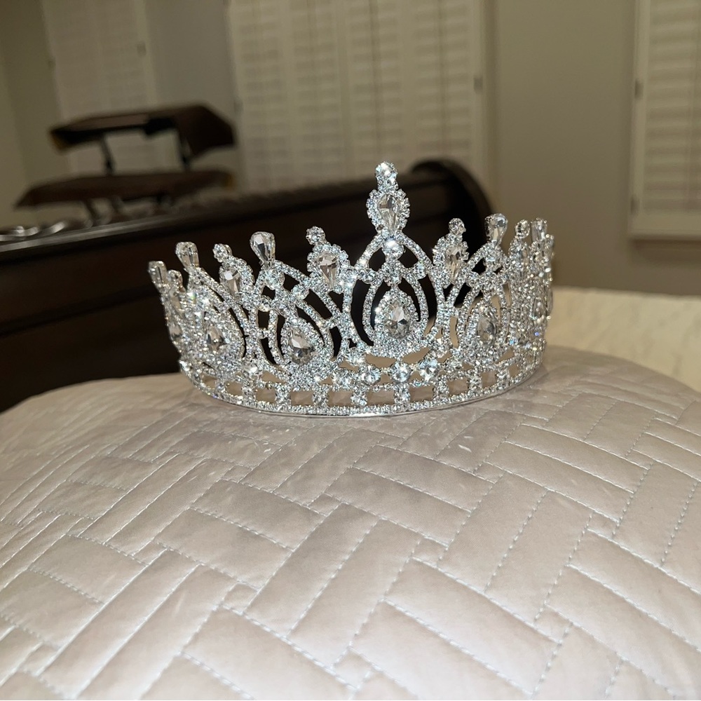 Wedding Crown - Picture 4 of 5